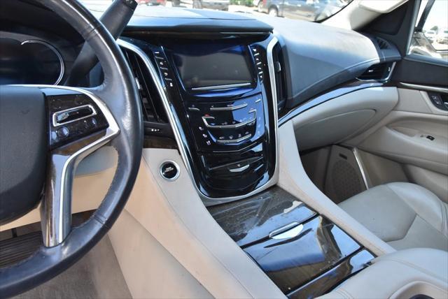 used 2020 Cadillac Escalade ESV car, priced at $45,998