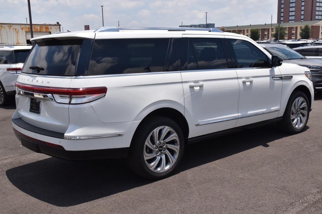 new 2024 Lincoln Navigator car, priced at $101,191