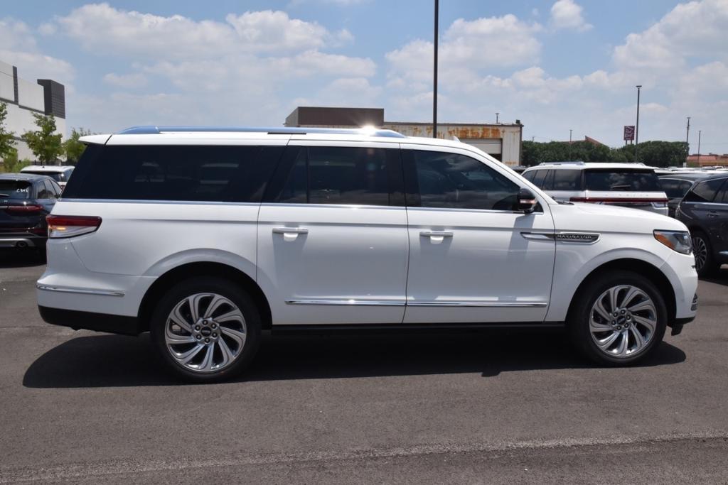 new 2024 Lincoln Navigator car, priced at $101,191