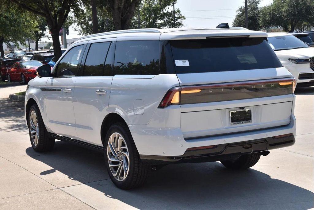 new 2025 Lincoln Navigator car, priced at $102,418