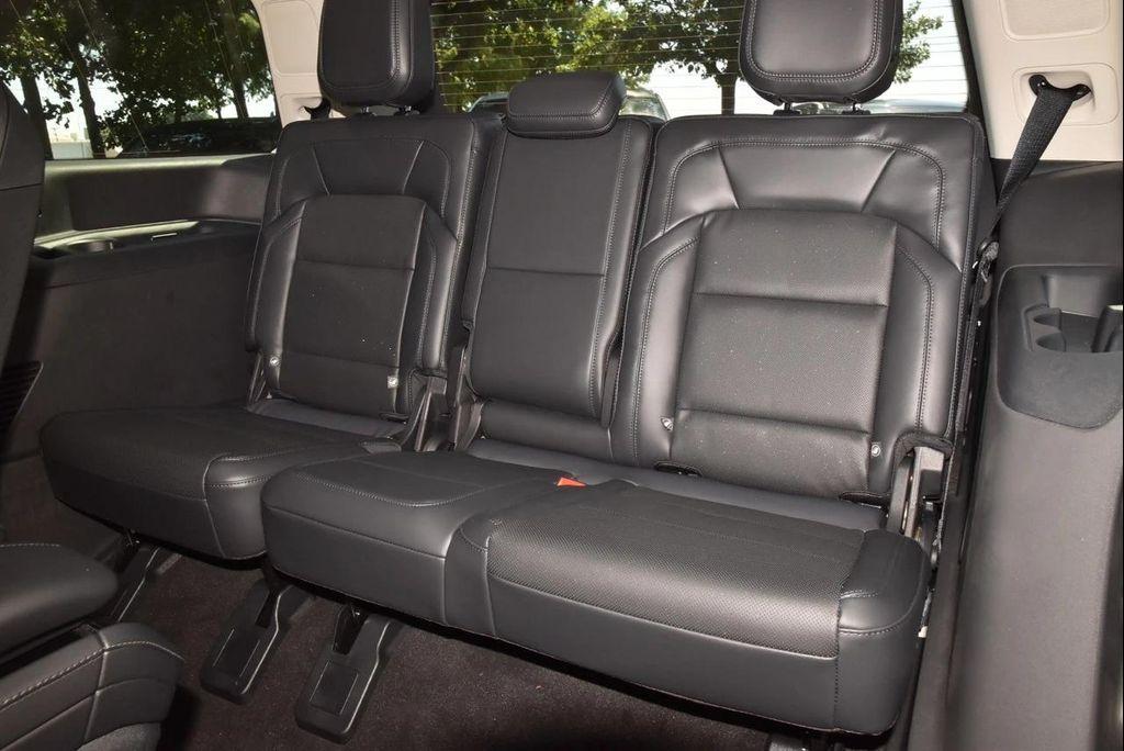 new 2025 Lincoln Navigator car, priced at $102,418