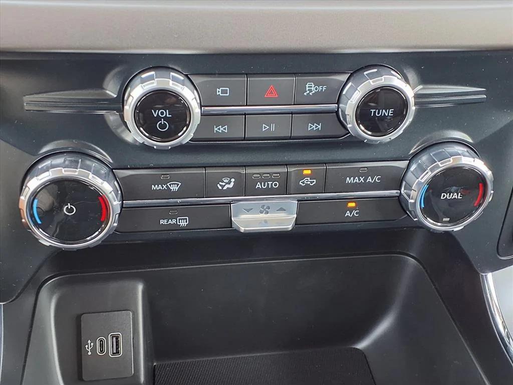 new 2025 Ford F-150 car, priced at $42,421