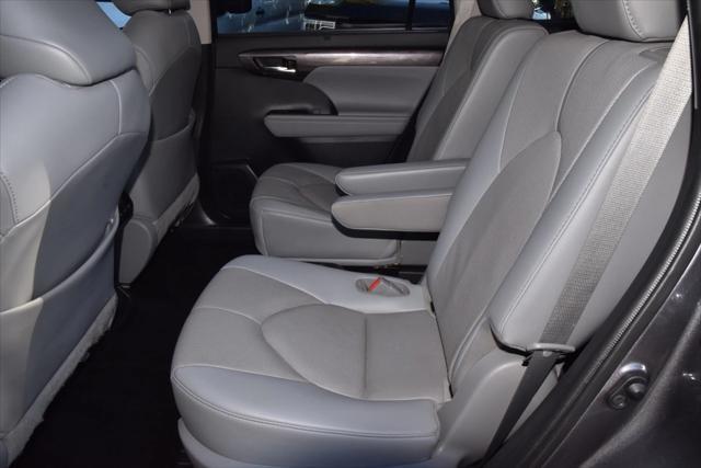 used 2021 Toyota Highlander car, priced at $31,300