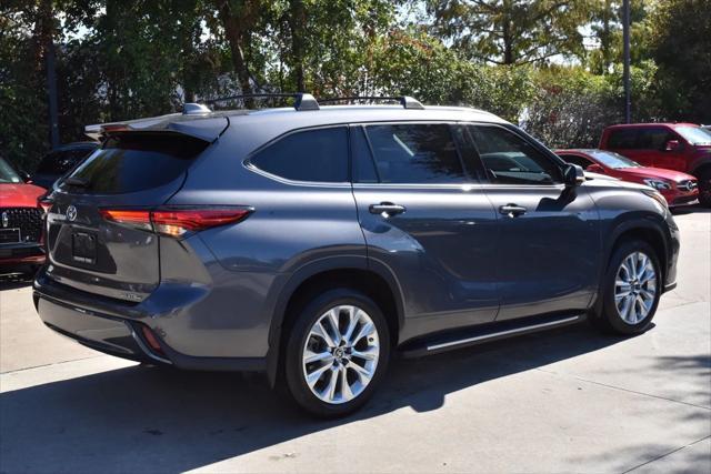 used 2021 Toyota Highlander car, priced at $31,300