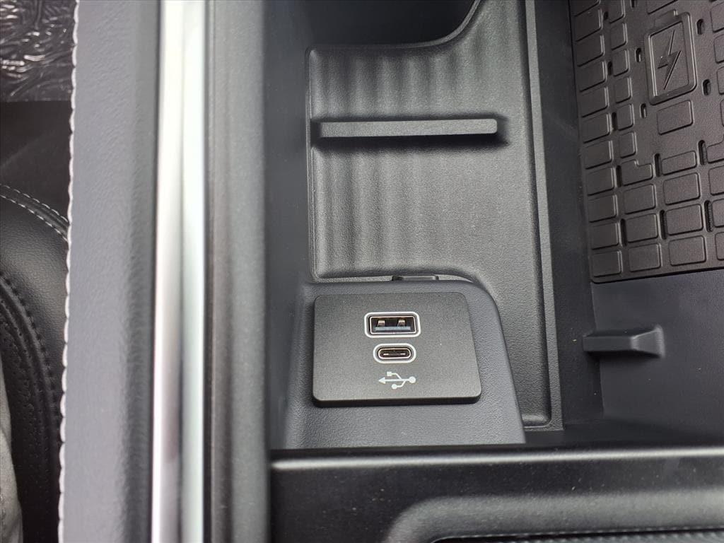 new 2025 Ford Expedition Max car, priced at $84,000