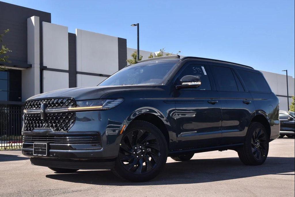 new 2025 Lincoln Navigator car, priced at $106,162