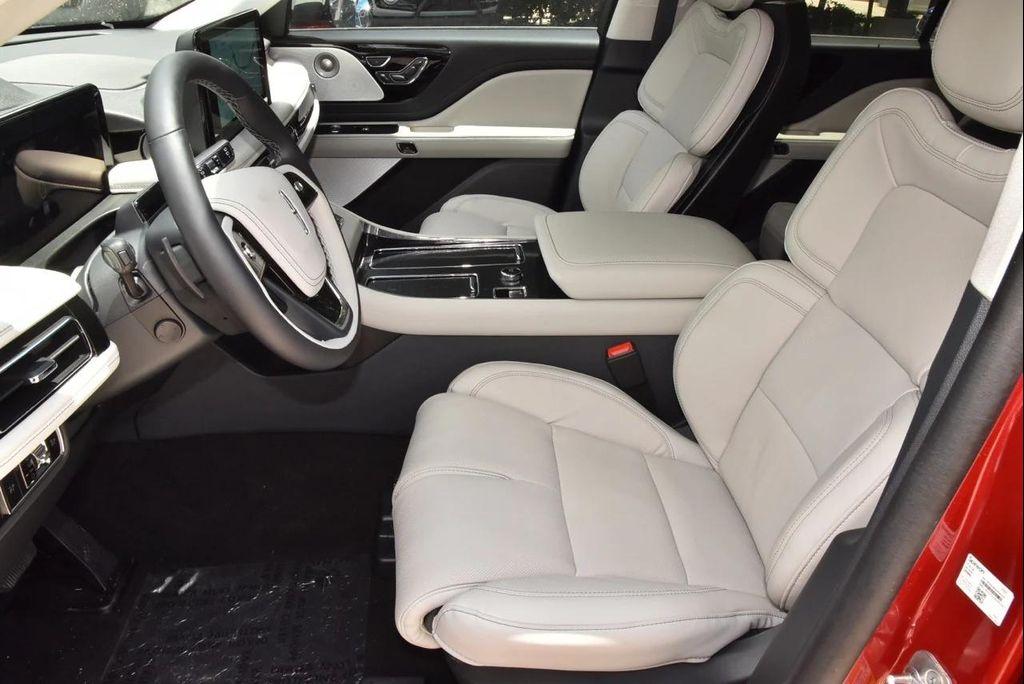 new 2025 Lincoln Aviator car, priced at $77,347