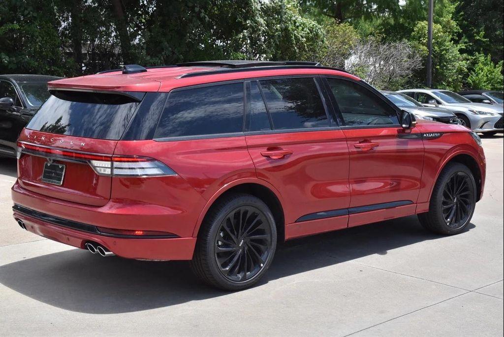 new 2025 Lincoln Aviator car, priced at $77,347