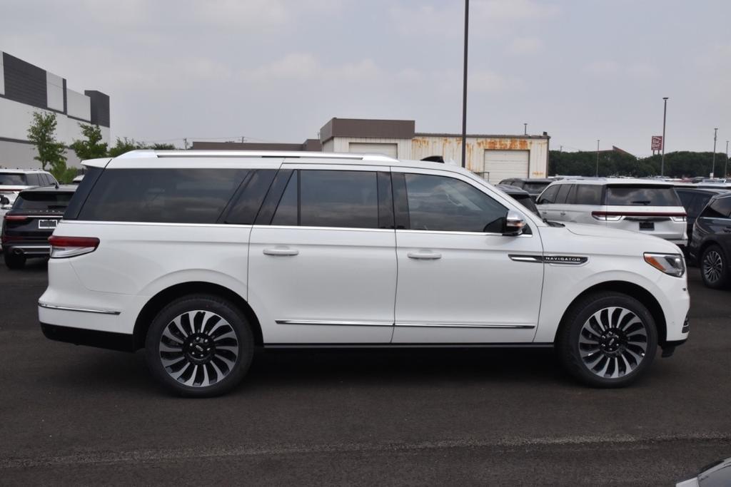 new 2024 Lincoln Navigator car, priced at $117,165