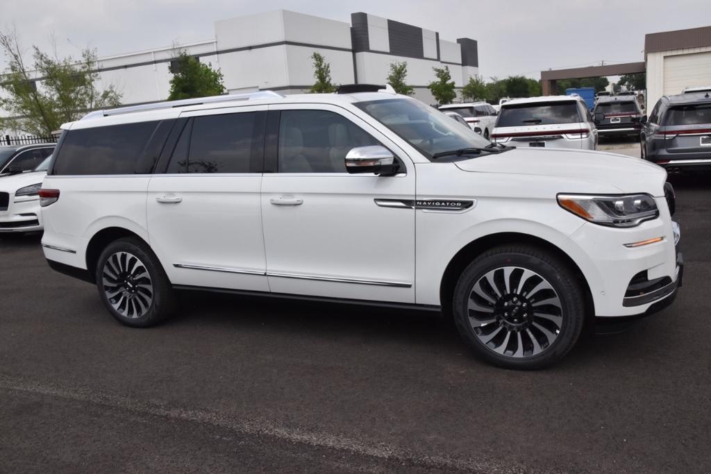 new 2024 Lincoln Navigator L car, priced at $117,165