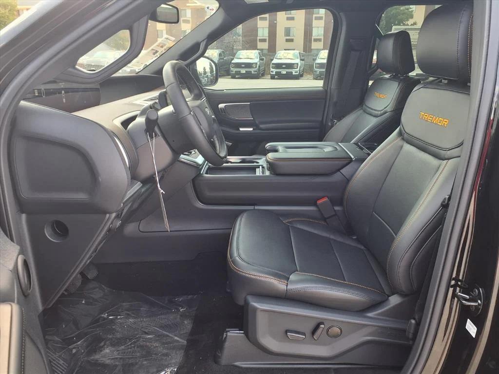 new 2025 Ford Expedition car, priced at $79,991