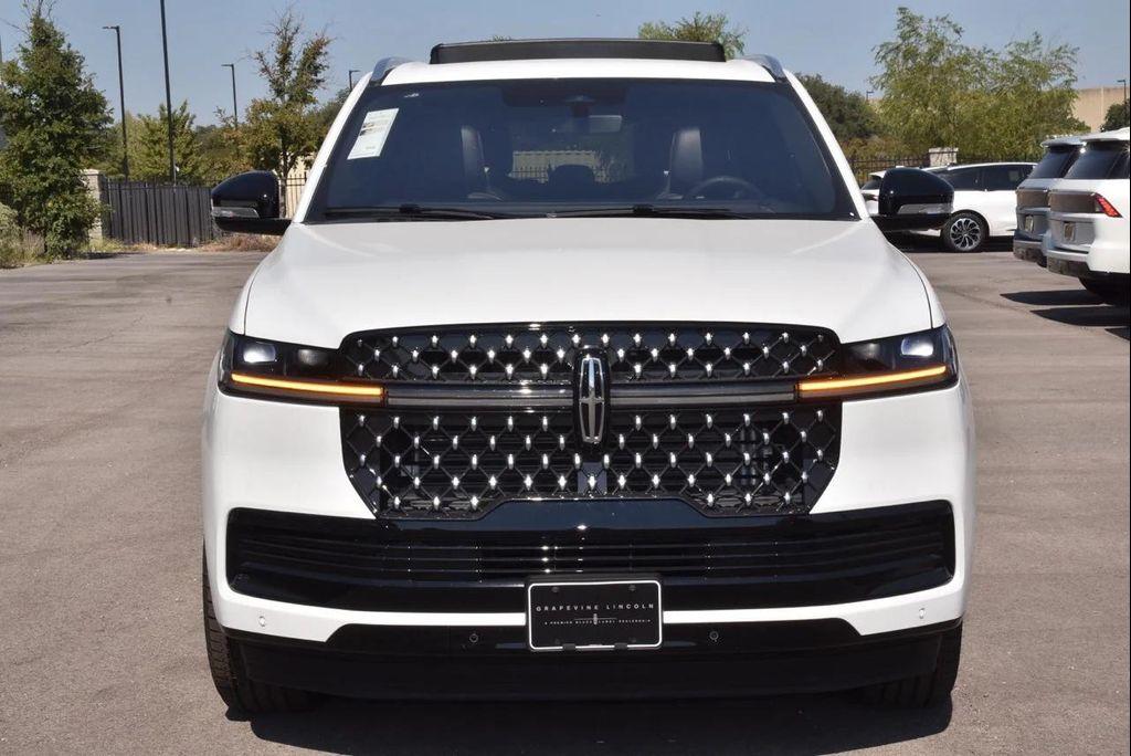 new 2025 Lincoln Navigator car, priced at $123,340