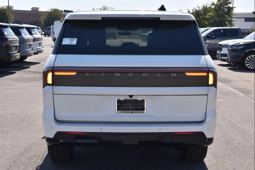 new 2025 Lincoln Navigator car, priced at $123,340