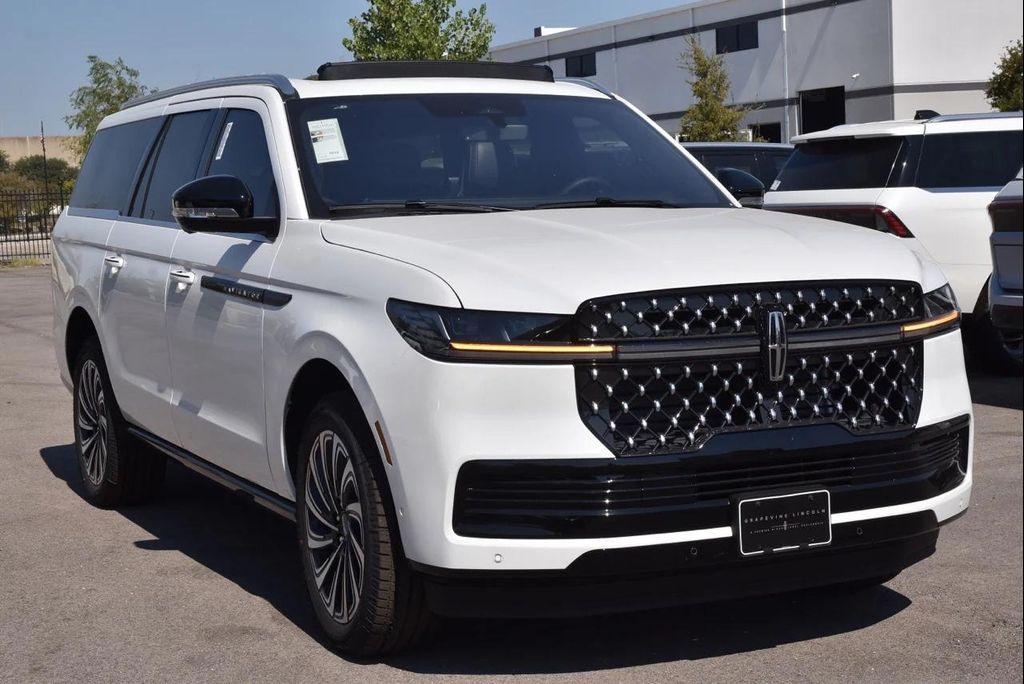 new 2025 Lincoln Navigator car, priced at $123,340