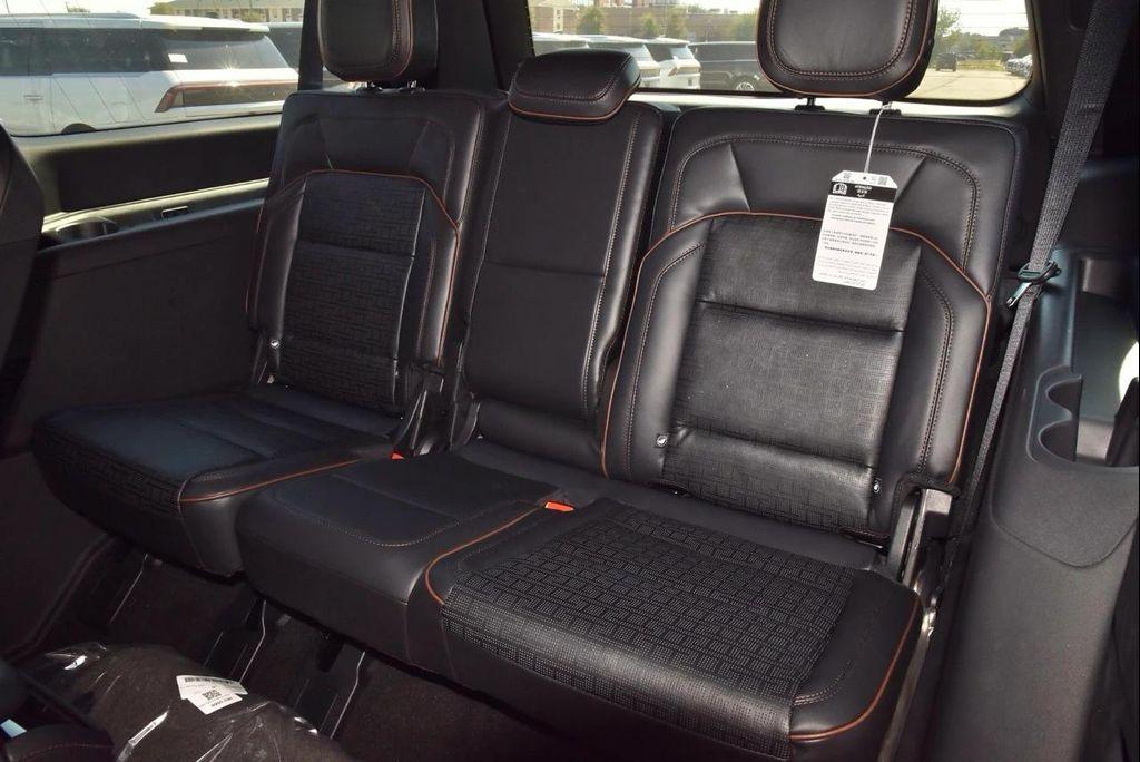 new 2025 Lincoln Navigator car, priced at $123,340