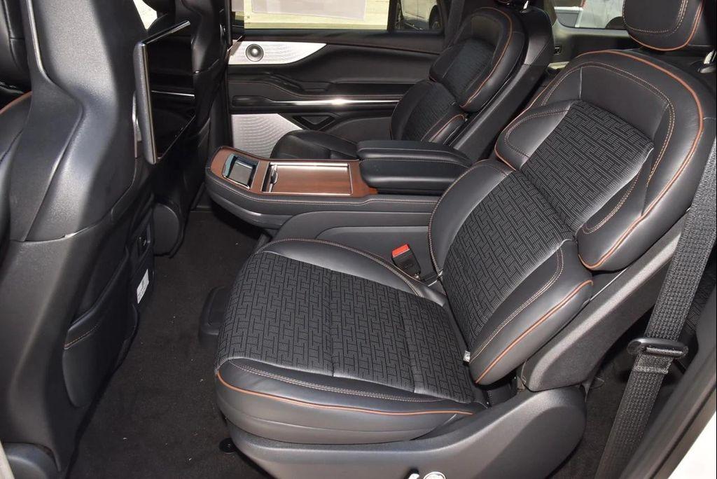 new 2025 Lincoln Navigator car, priced at $123,340
