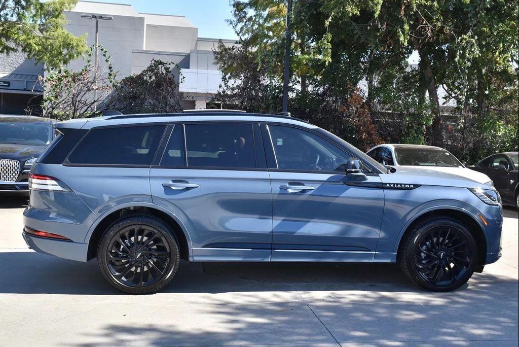 new 2025 Lincoln Aviator car, priced at $79,989