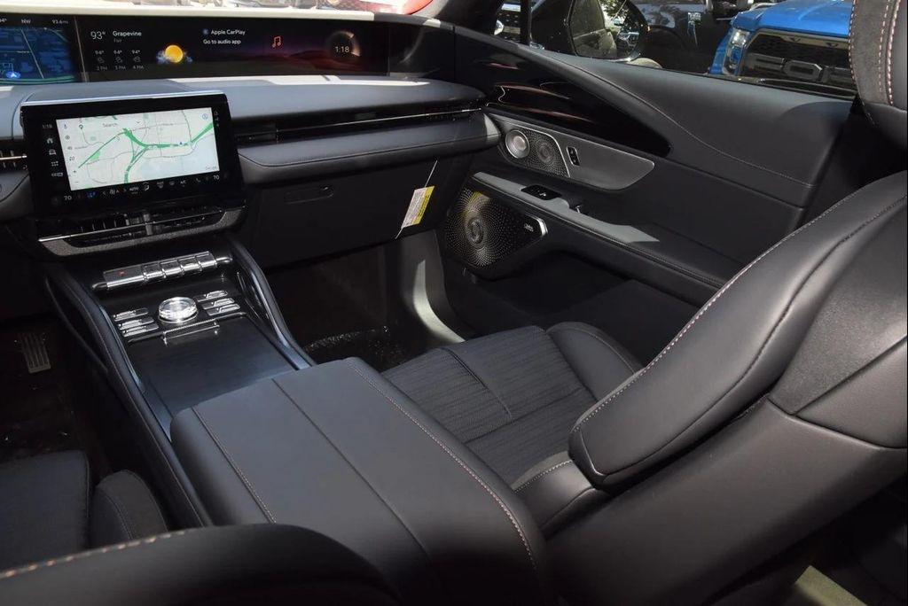new 2025 Lincoln Nautilus car, priced at $71,741
