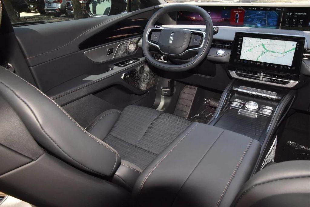 new 2025 Lincoln Nautilus car, priced at $71,741