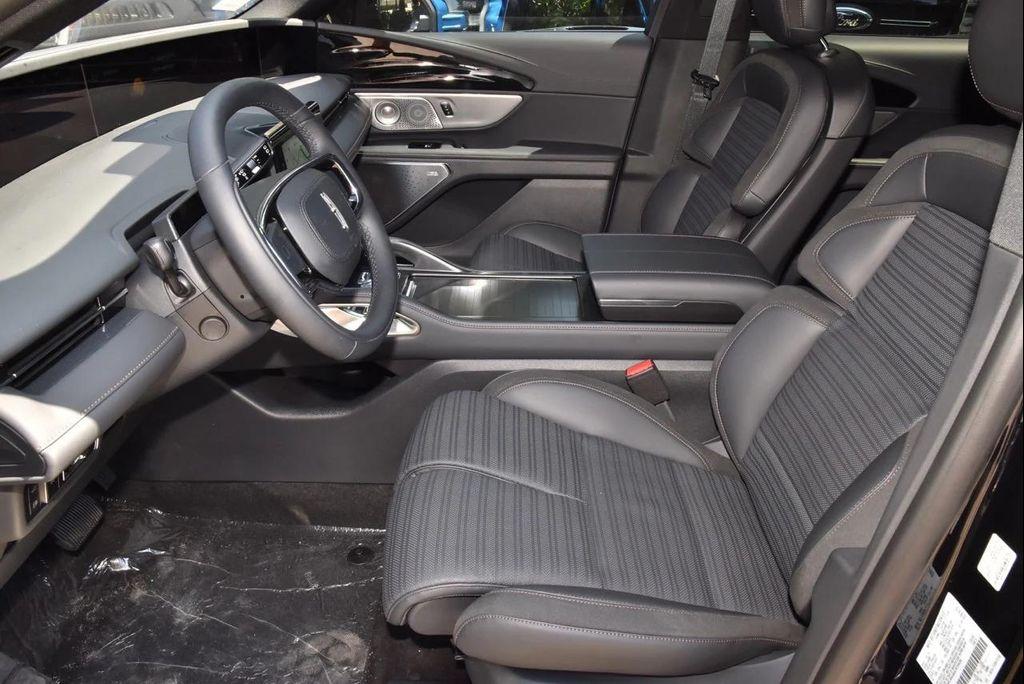 new 2025 Lincoln Nautilus car, priced at $71,741