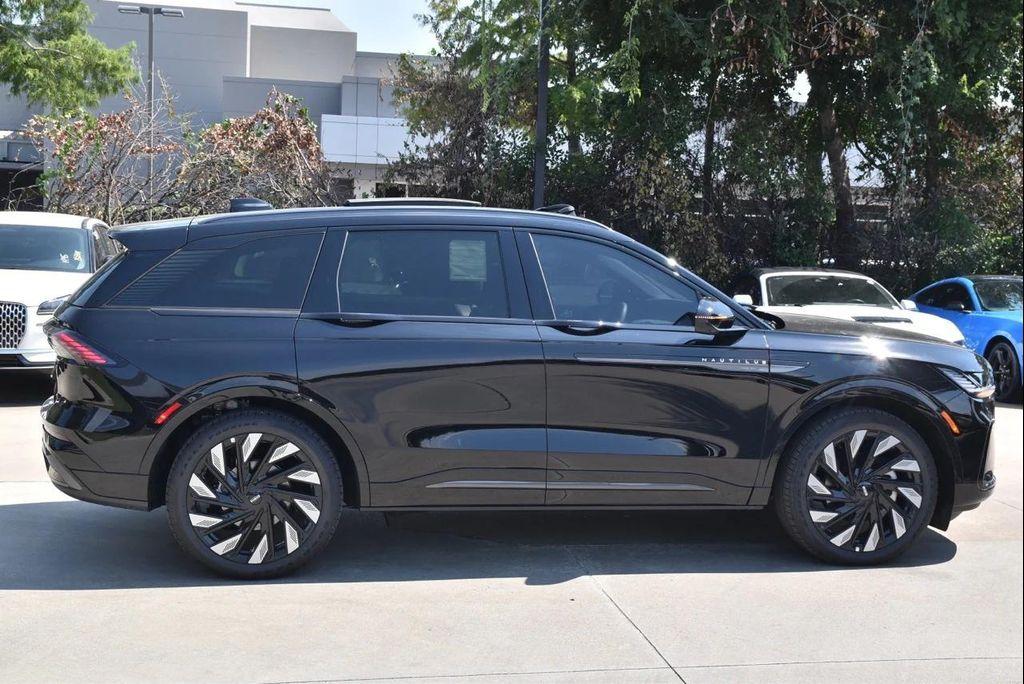 new 2025 Lincoln Nautilus car, priced at $71,741