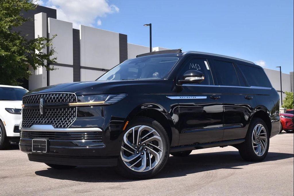 new 2025 Lincoln Navigator car, priced at $98,102