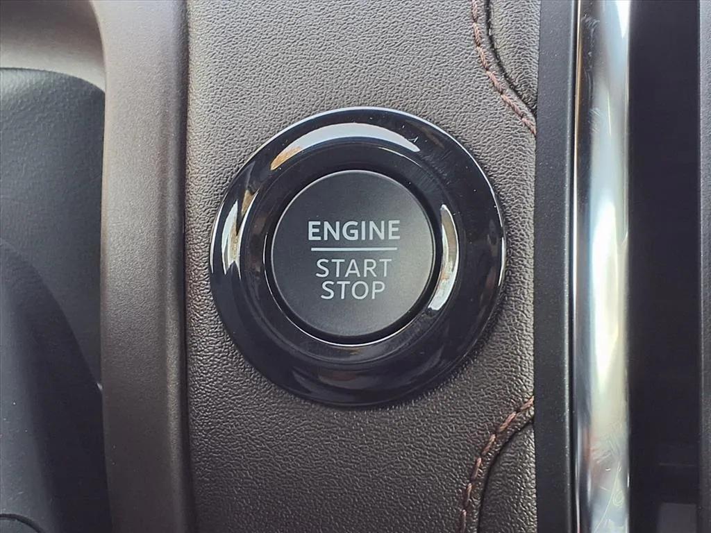 new 2025 Ford Expedition car, priced at $86,170
