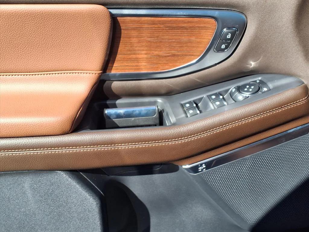 new 2025 Ford Expedition car, priced at $86,170