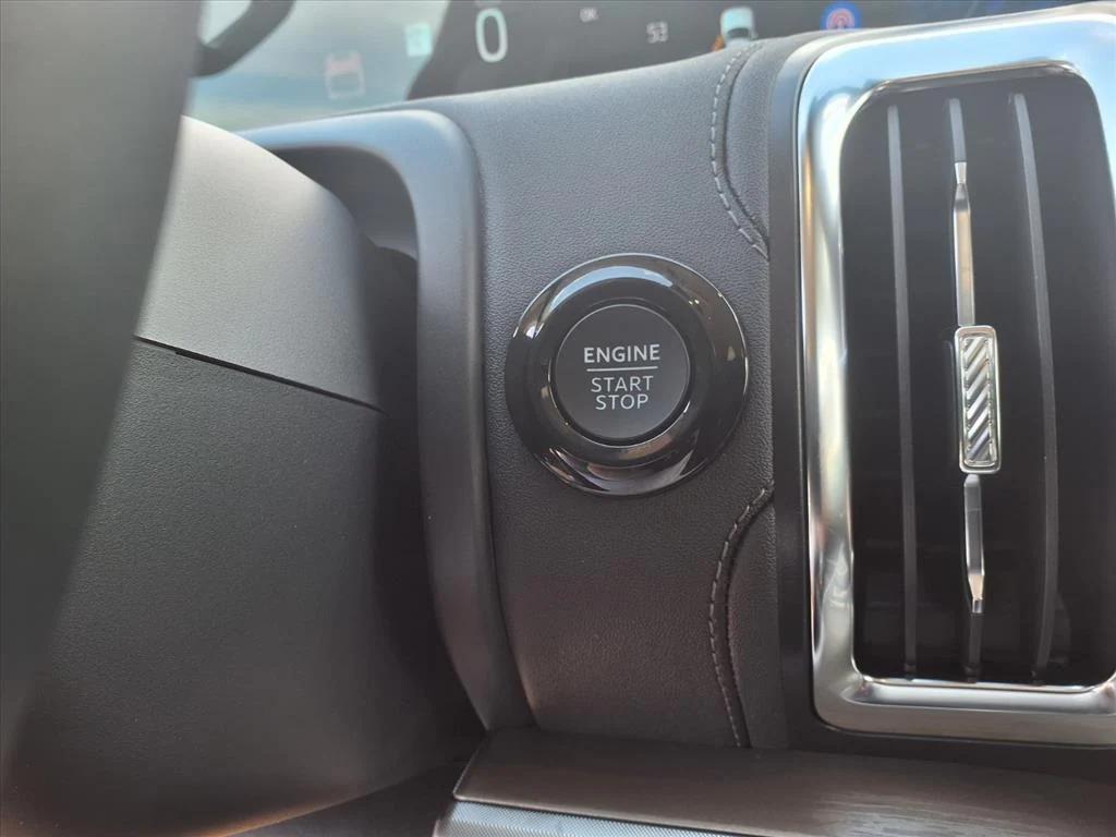 new 2025 Ford Expedition car, priced at $79,625