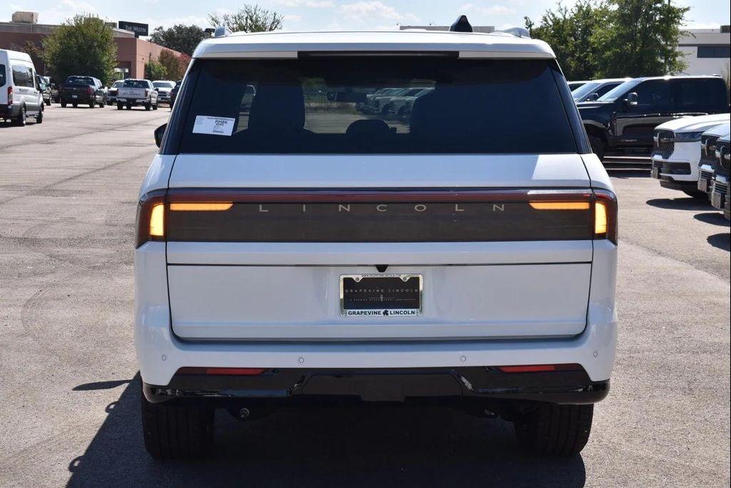 new 2025 Lincoln Navigator car, priced at $108,413