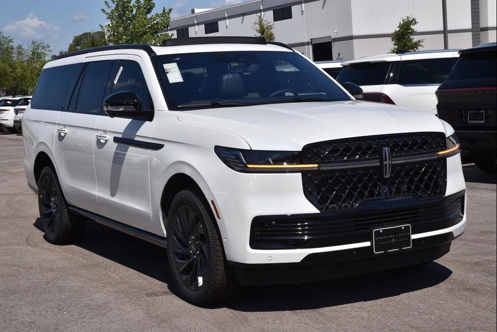 new 2025 Lincoln Navigator car, priced at $108,413