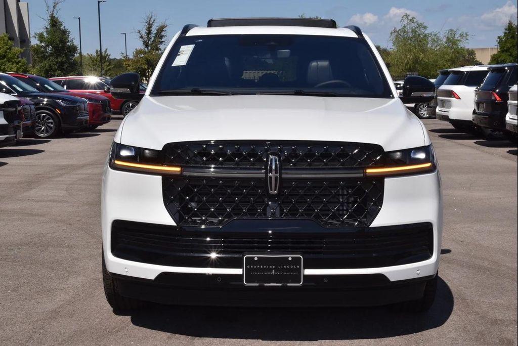 new 2025 Lincoln Navigator car, priced at $108,413