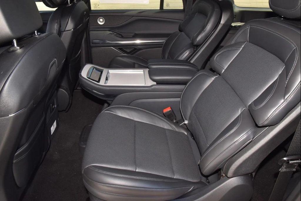 new 2025 Lincoln Navigator car, priced at $108,413