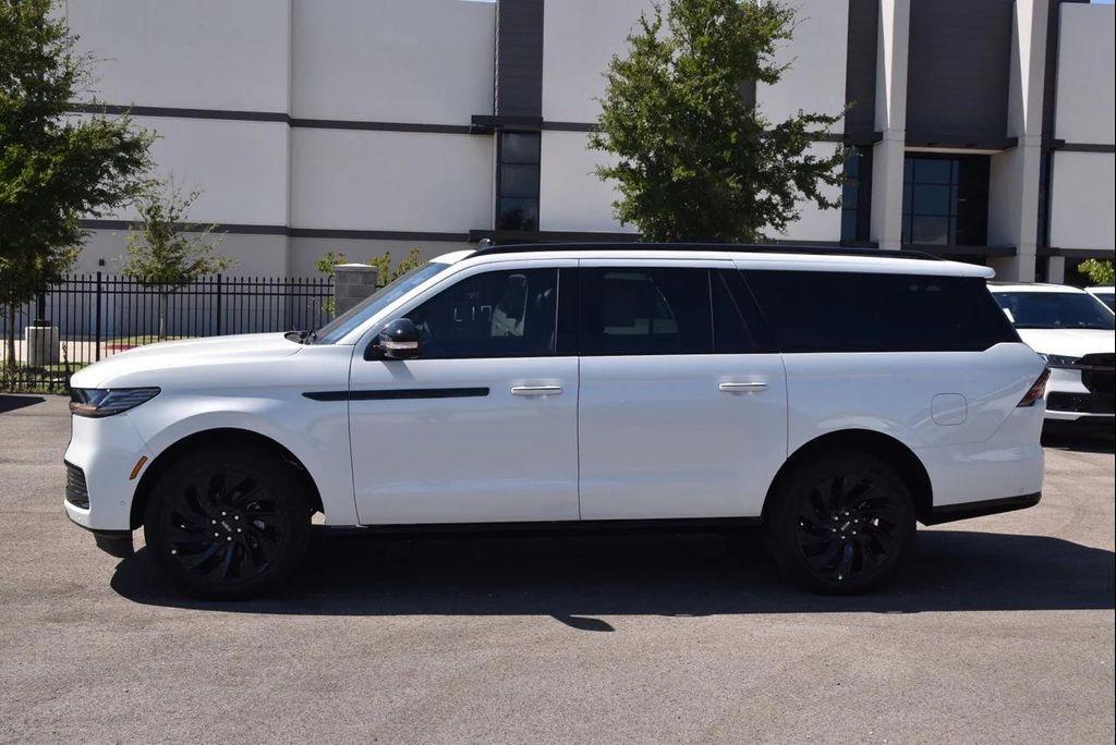 new 2025 Lincoln Navigator car, priced at $108,413
