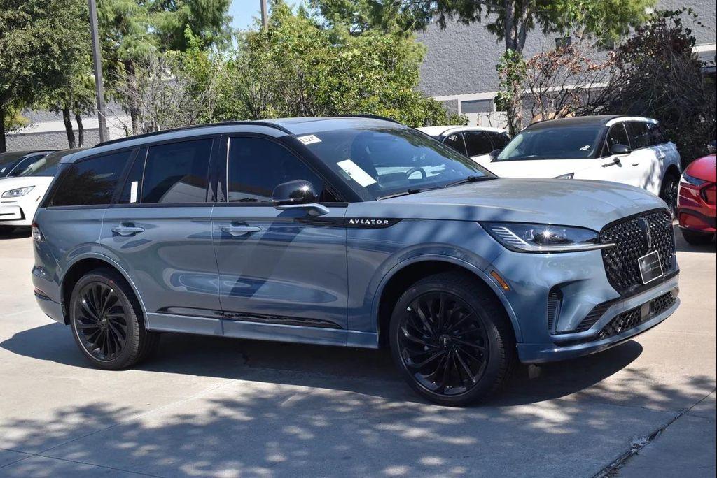 new 2025 Lincoln Aviator car, priced at $74,347