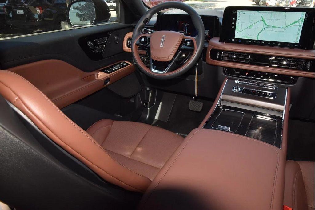 new 2025 Lincoln Aviator car, priced at $74,347