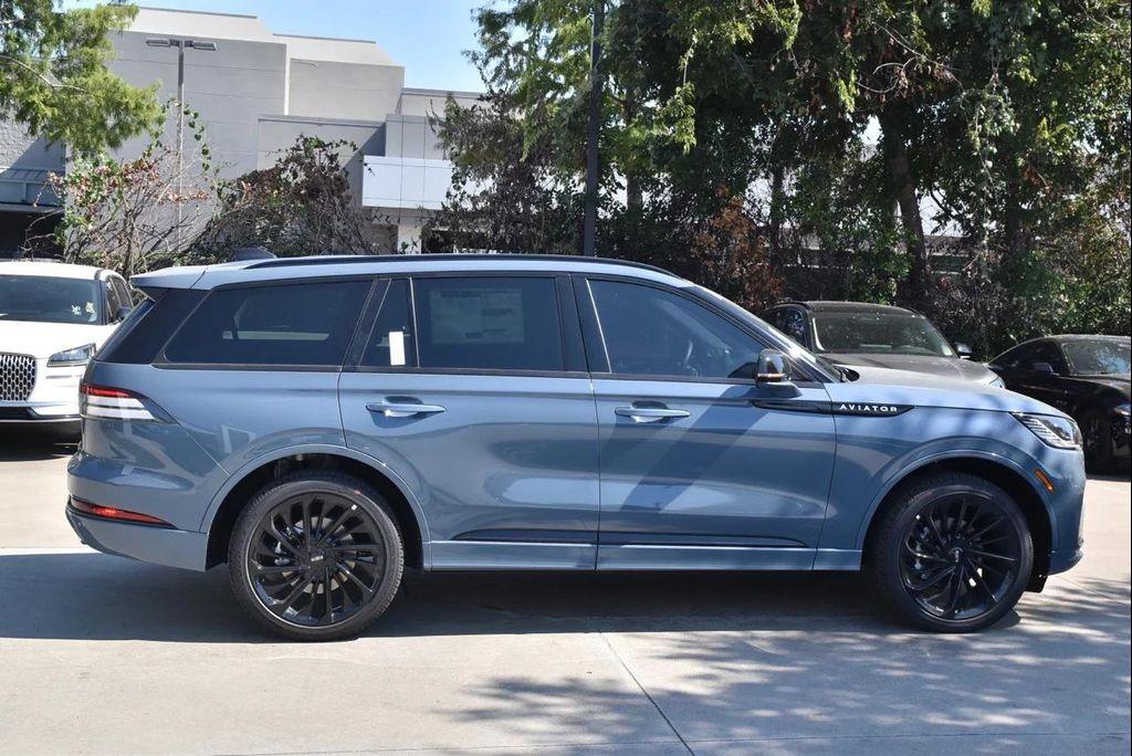 new 2025 Lincoln Aviator car, priced at $74,347