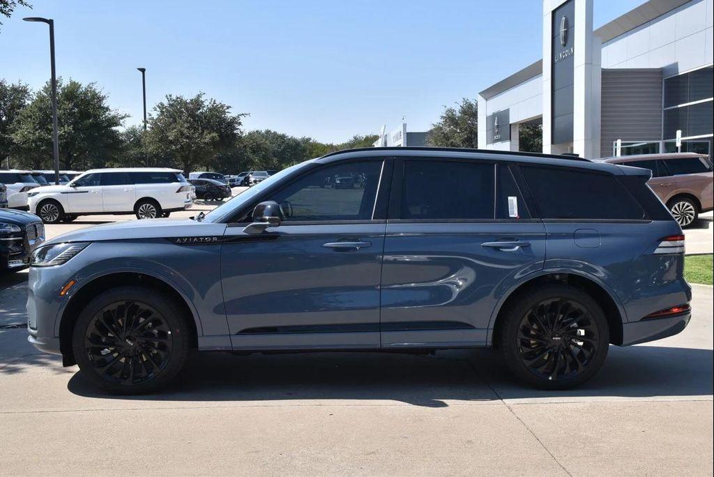 new 2025 Lincoln Aviator car, priced at $74,347