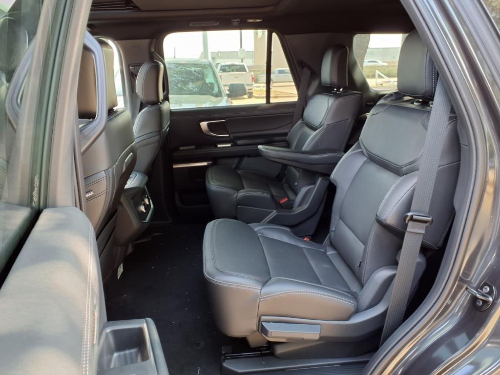 new 2025 Ford Expedition car, priced at $80,490