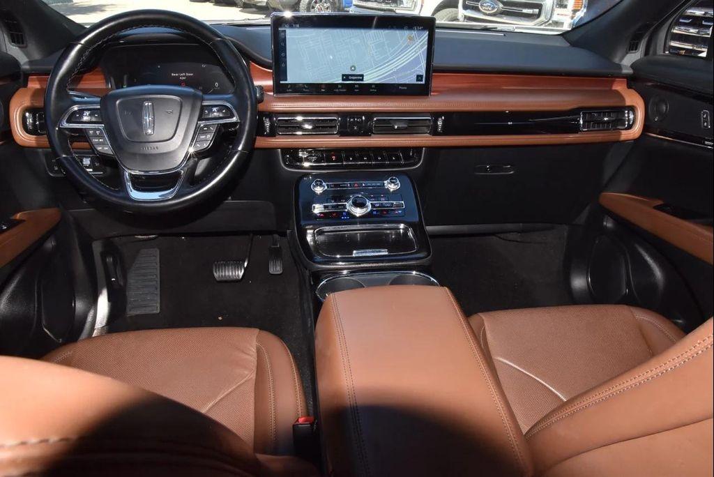 used 2021 Lincoln Nautilus car, priced at $22,992