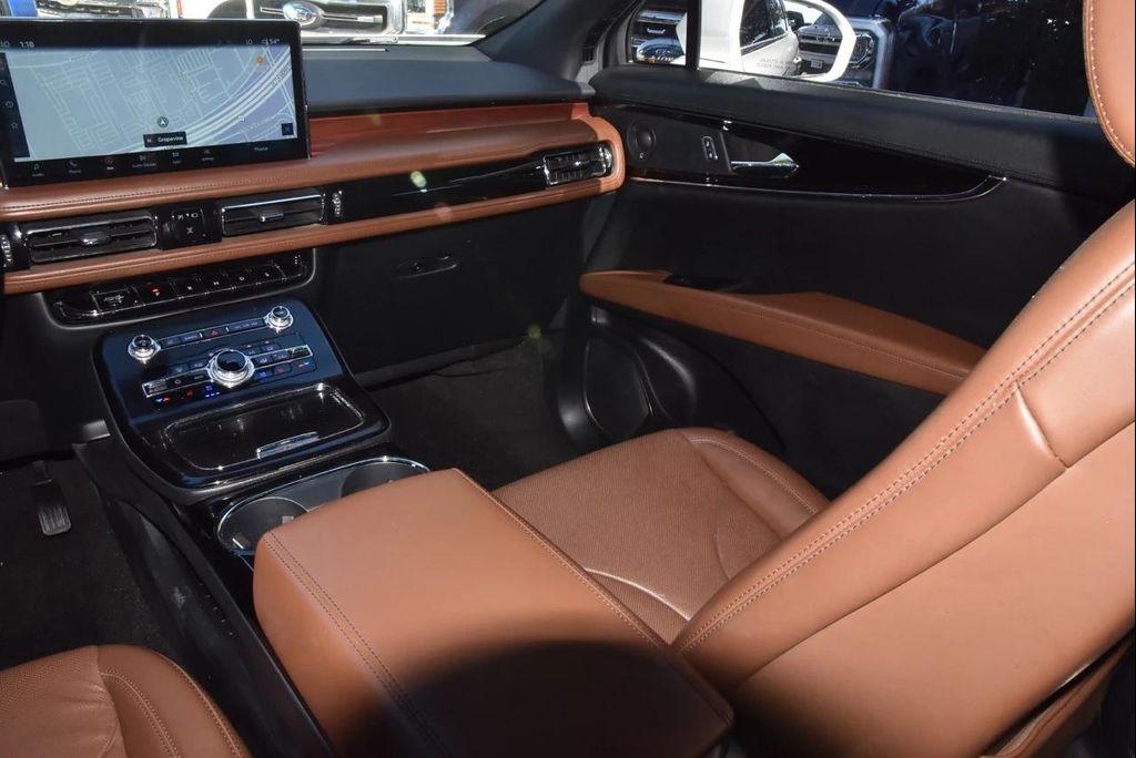 used 2021 Lincoln Nautilus car, priced at $22,992