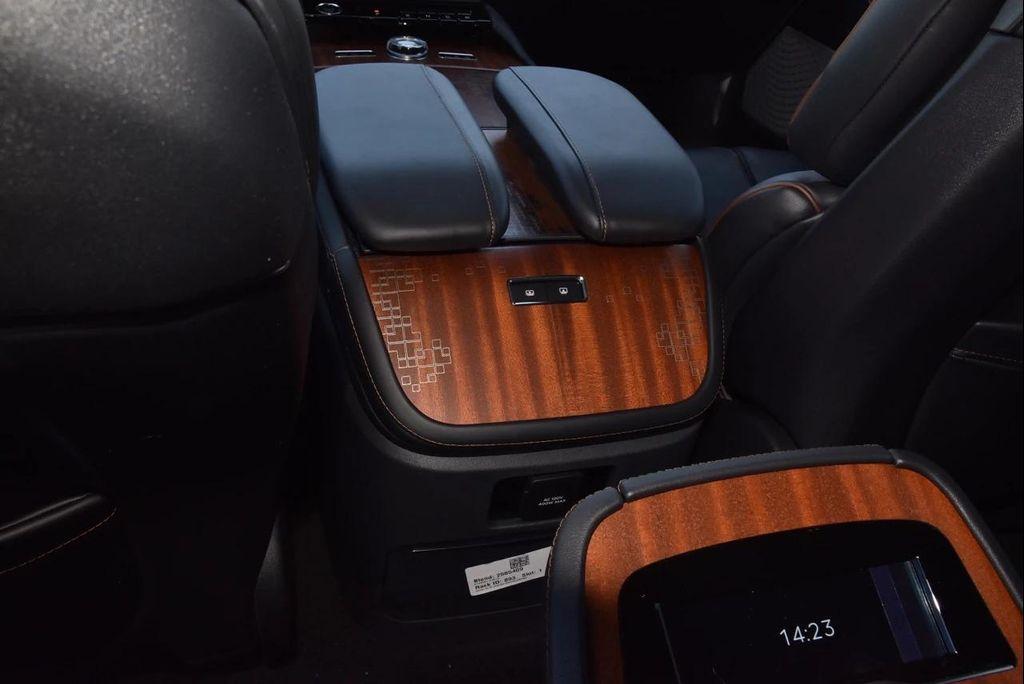 new 2025 Lincoln Navigator car, priced at $123,585