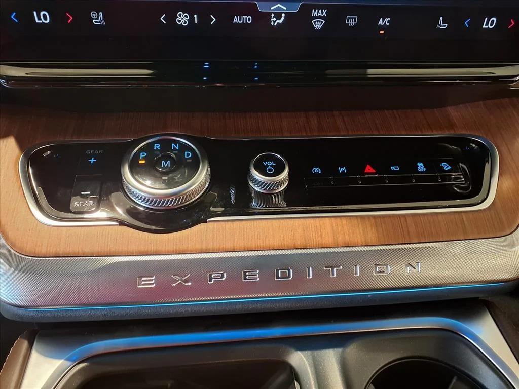 new 2025 Ford Expedition car, priced at $87,165