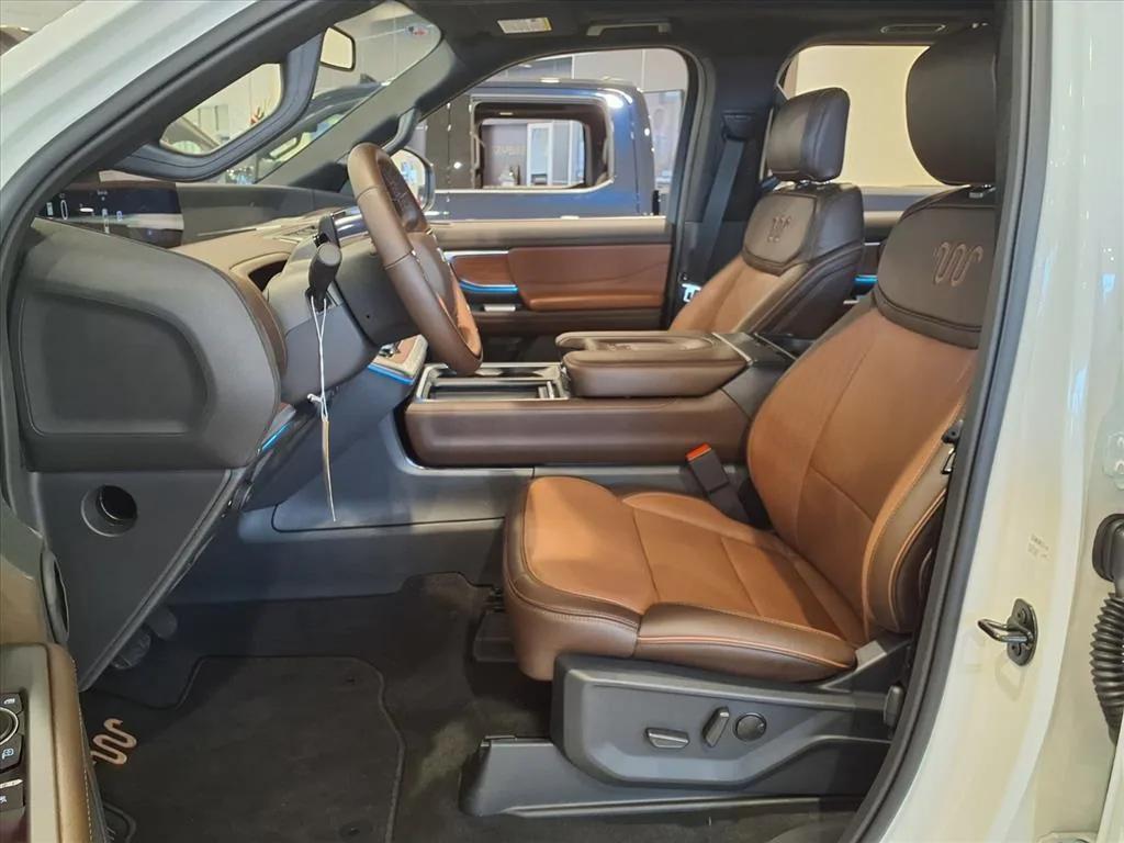 new 2025 Ford Expedition car, priced at $87,165
