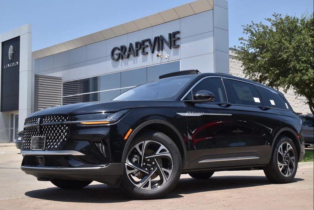 new 2025 Lincoln Nautilus car, priced at $56,179