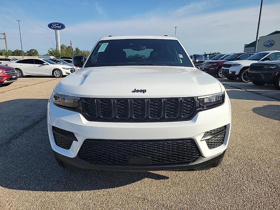 new 2024 Jeep Grand Cherokee car, priced at $40,168