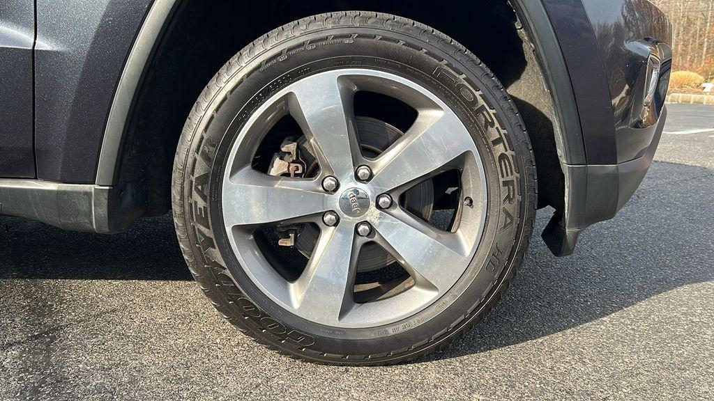 used 2014 Jeep Grand Cherokee car, priced at $10,749