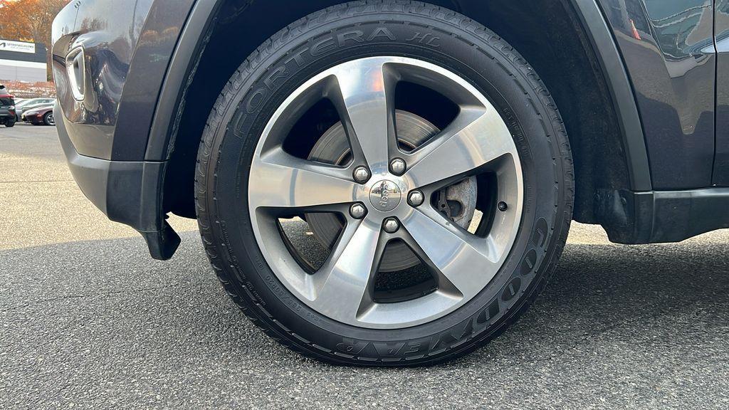 used 2014 Jeep Grand Cherokee car, priced at $10,749