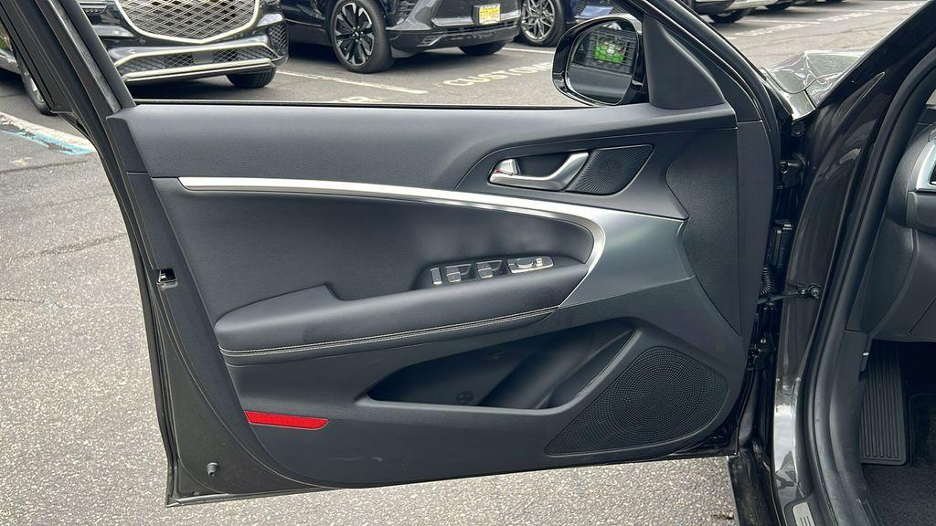 new 2025 Genesis G70 car, priced at $44,705