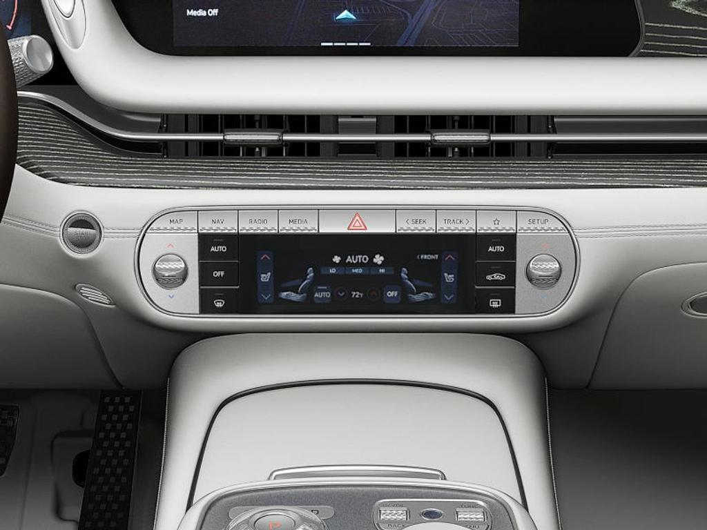 new 2025 Genesis G90 car